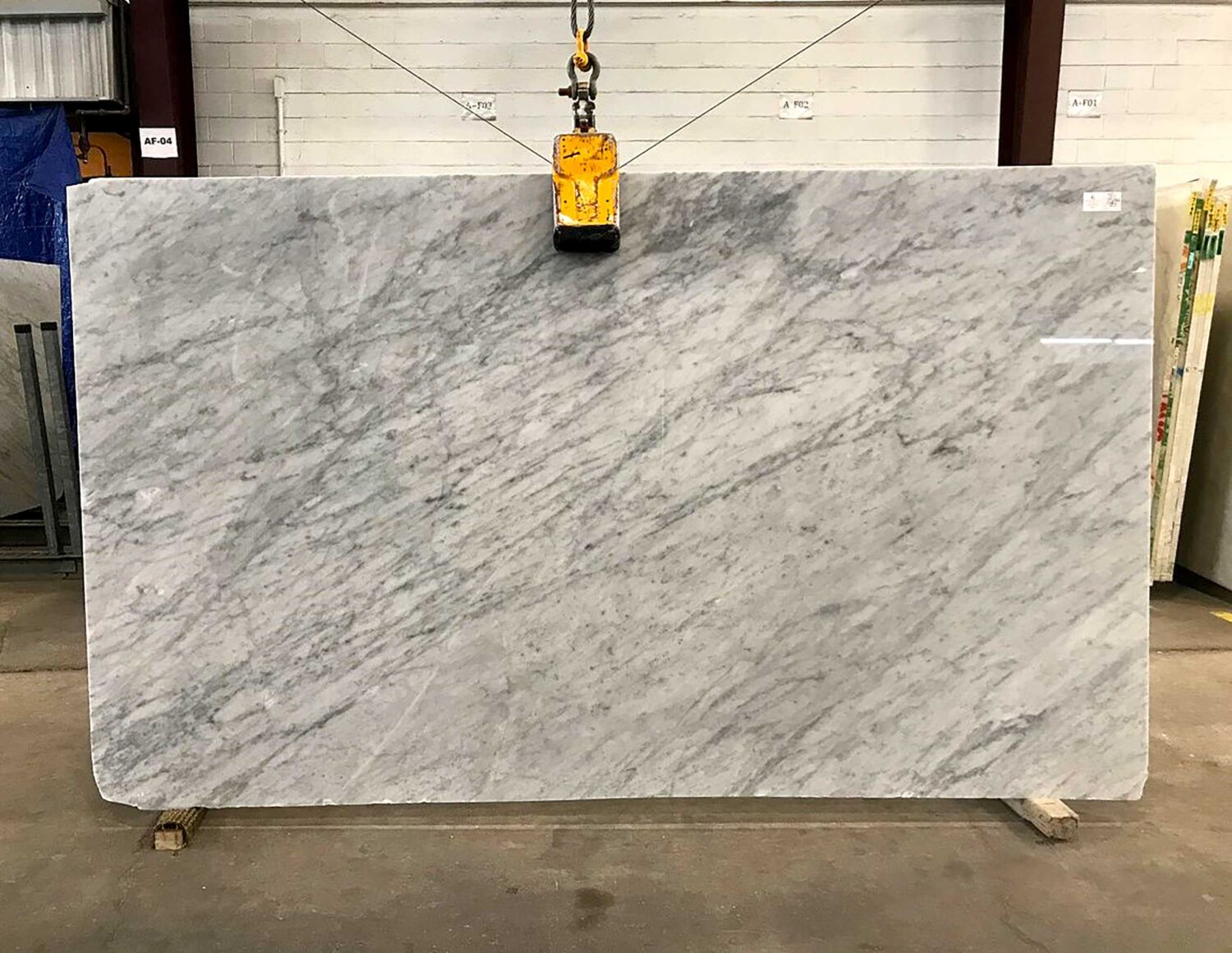 White Carrara, Lot #8940