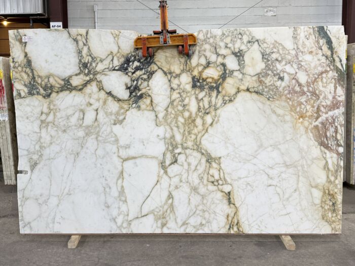 Calacatta Vagli Monet Honed, Lot #2168